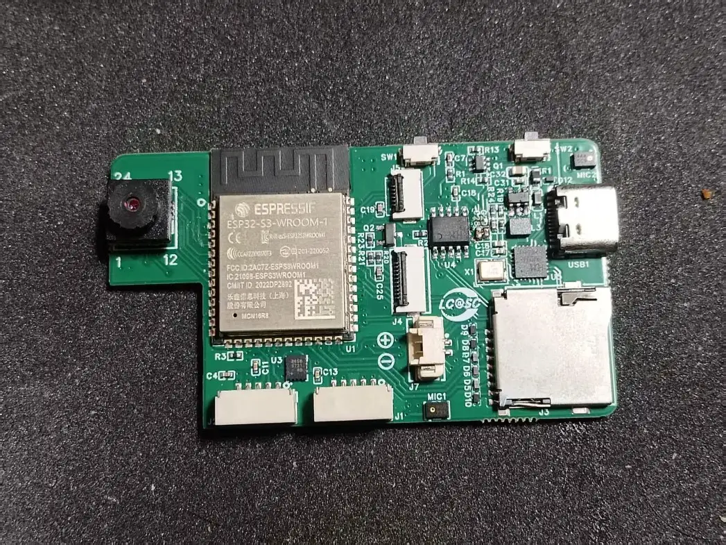 拆开的实战派 S3 主板